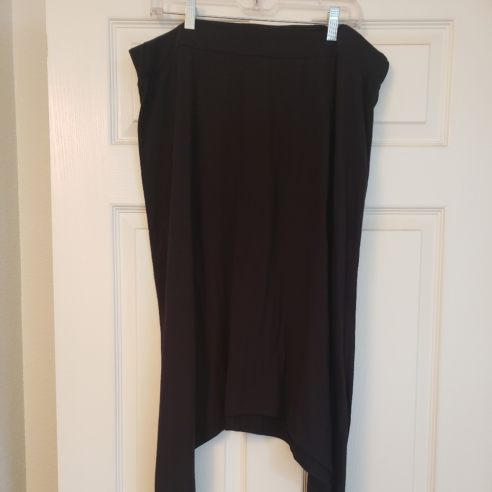 Black low/high side Skirt